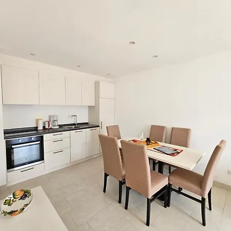 Apartaments - Villa Delle Querce Apartment *