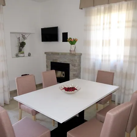 Apartment Apartaments - Villa Delle Querce *