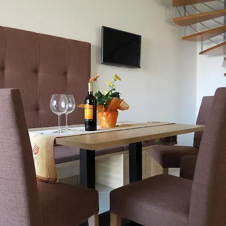 Apartaments - Villa Delle Querce Apartment *