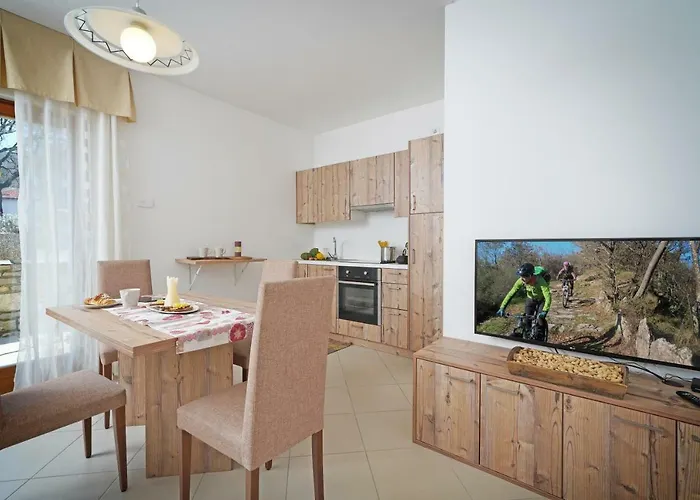 - Delle Querce Tremosine