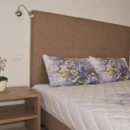 Apartaments - Villa Delle Querce *